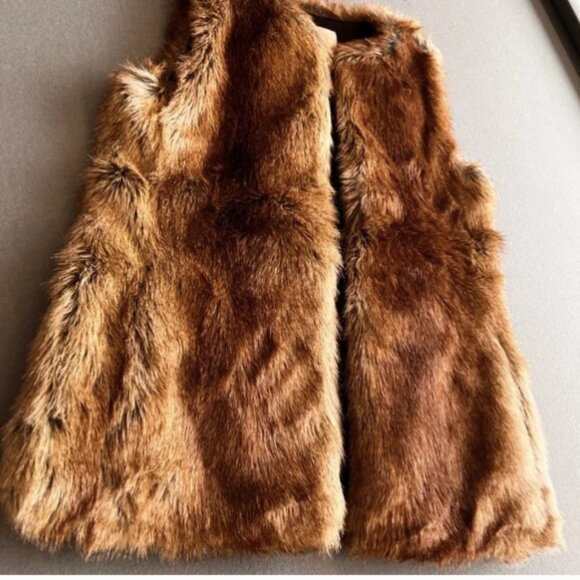Zara Trafaluc Faux Fur Vest - Picture 2 of 6